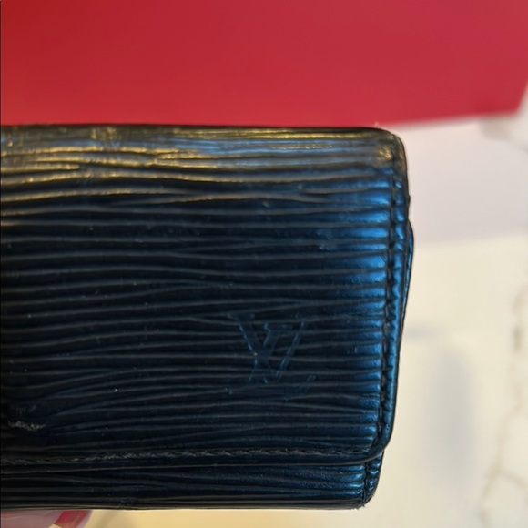 Louis Vuitton Key Holder - Picture 6 of 11
